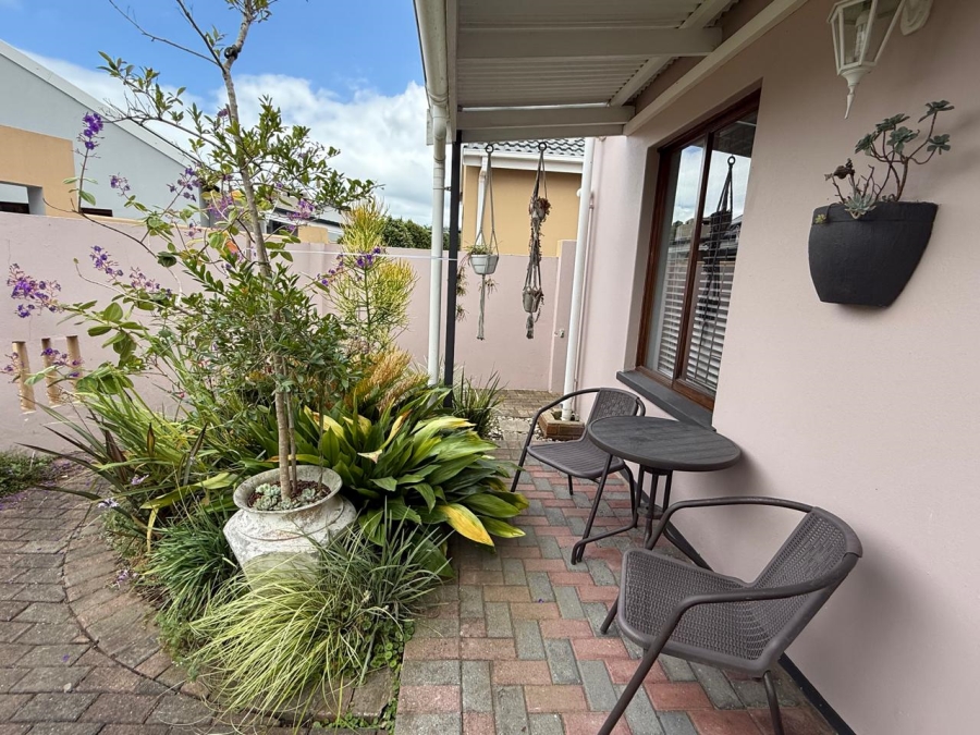 2 Bedroom Property for Sale in King George Park Western Cape